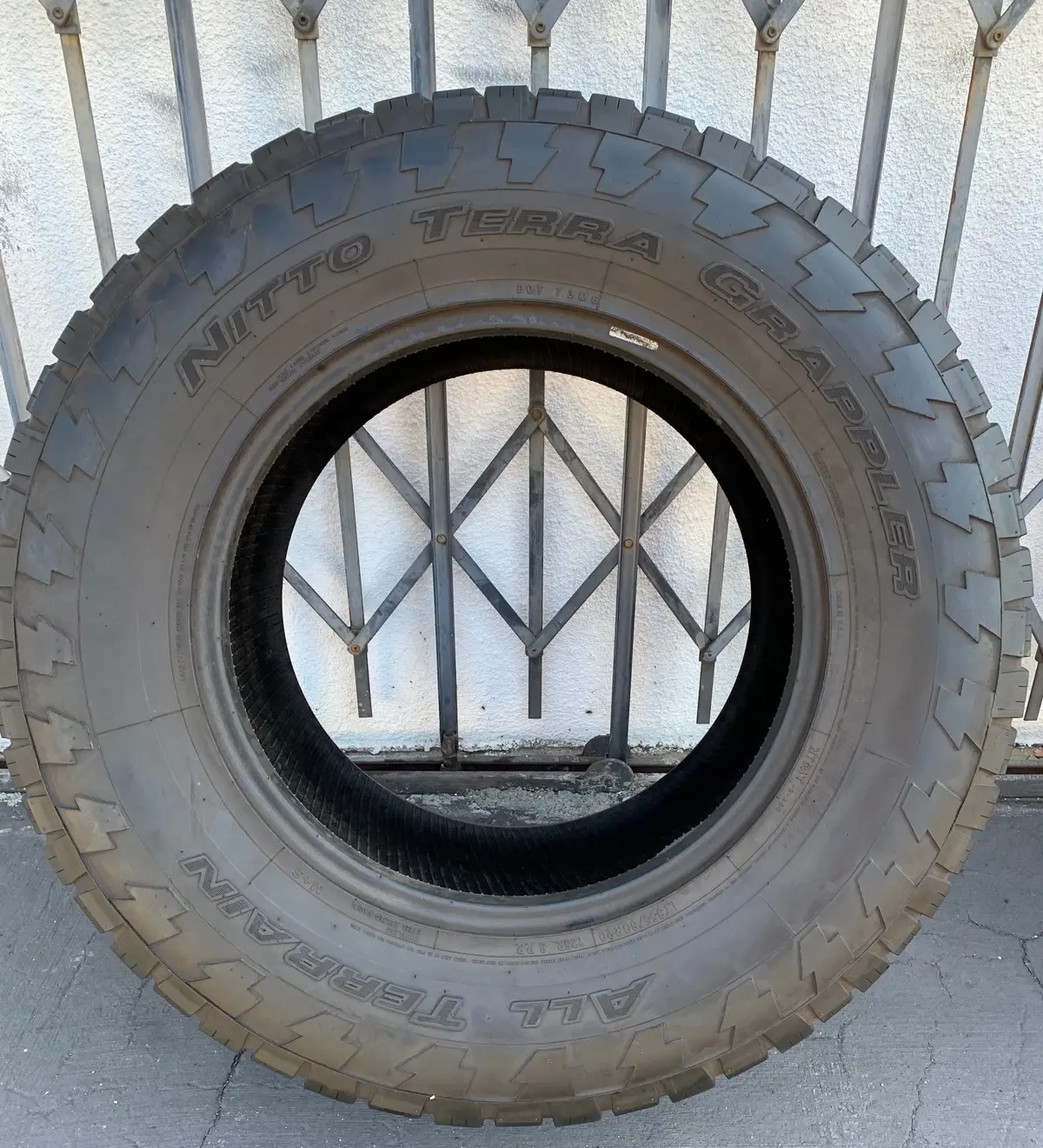 355/60 R-20 Nitto Terra Grappler D 125R 1