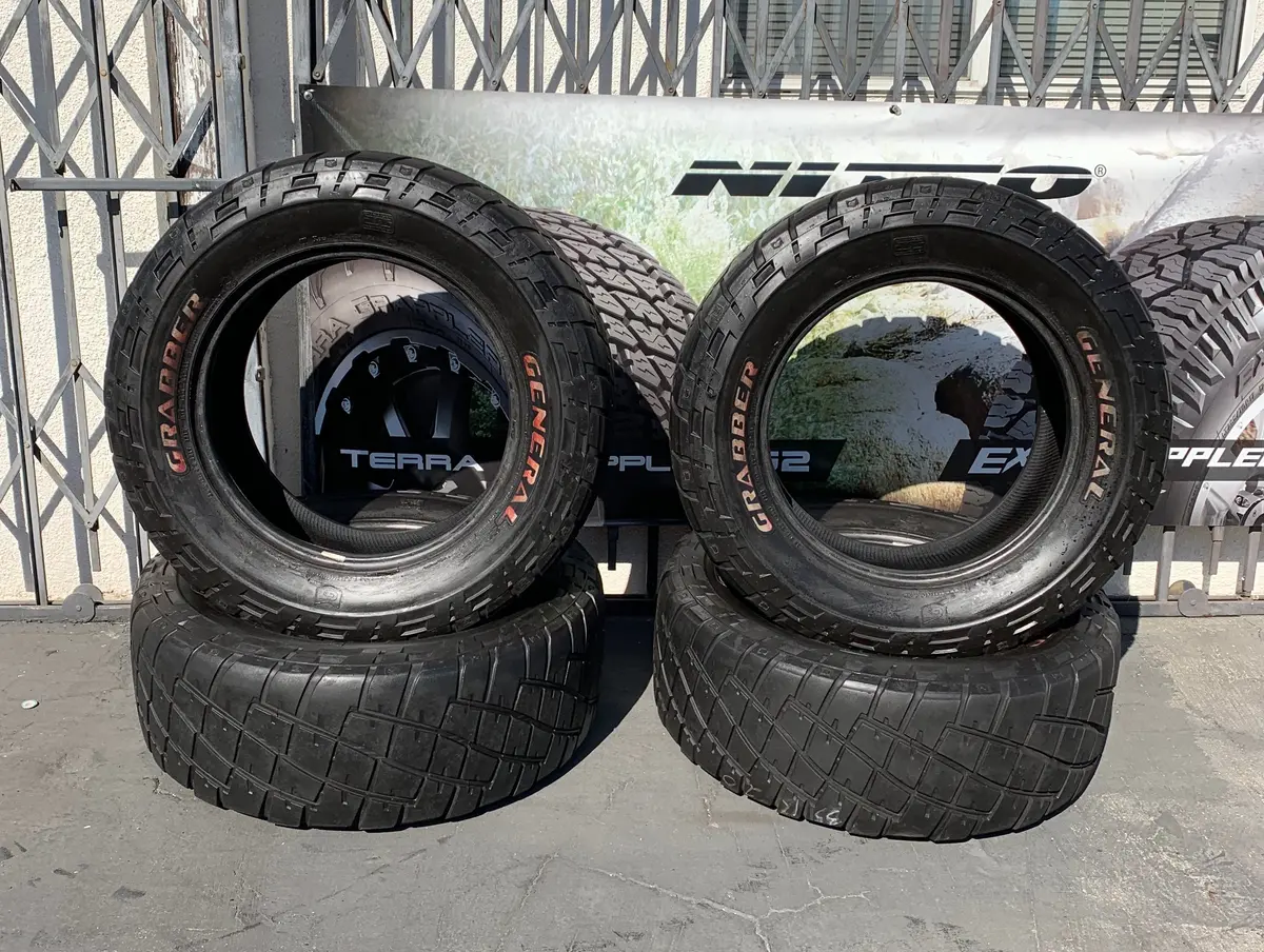 35X12.50 R-20 Lt General Grabber 1