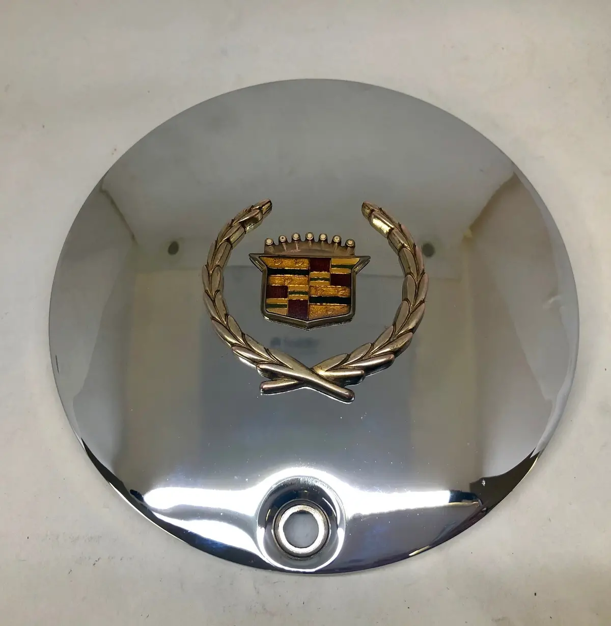 Cadillac Wheel Pro 31 Center Cap Chrome Gold Emblem 1