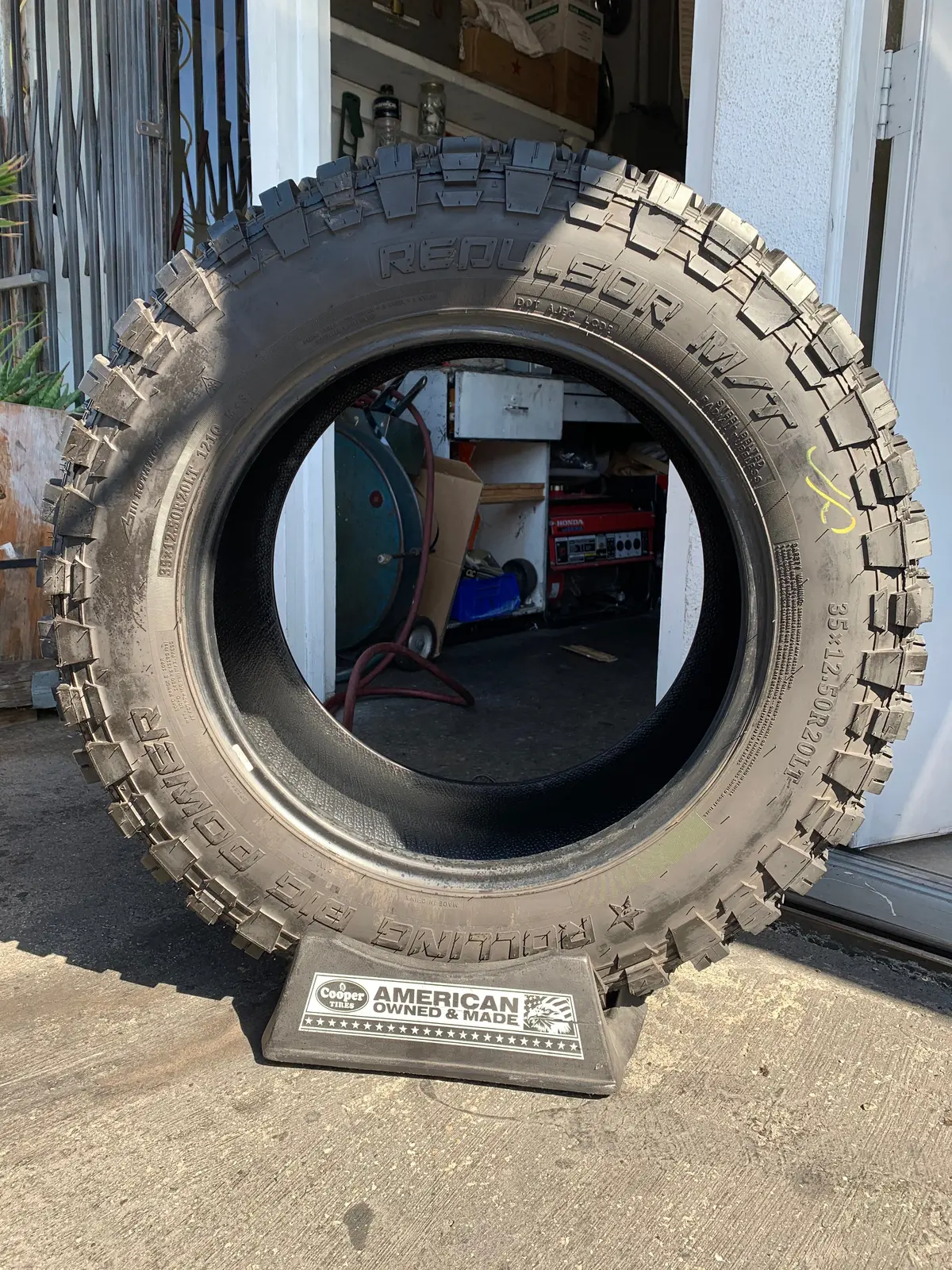 35X12.50 R-20 Lt Rolling Big Power Repulsor M/T 1