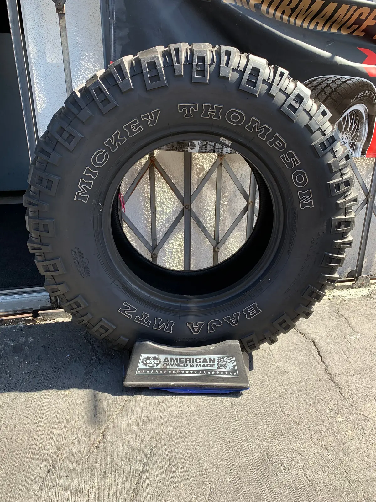 315/70 R-17 Mickey Thompson Baja Mtz 1