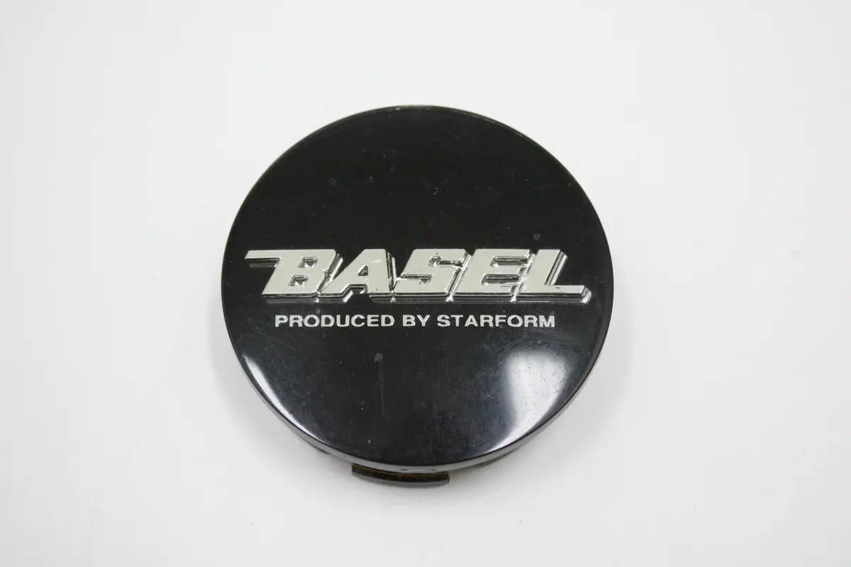 Basel Starform Wheel Center Cap Black Fwd 1