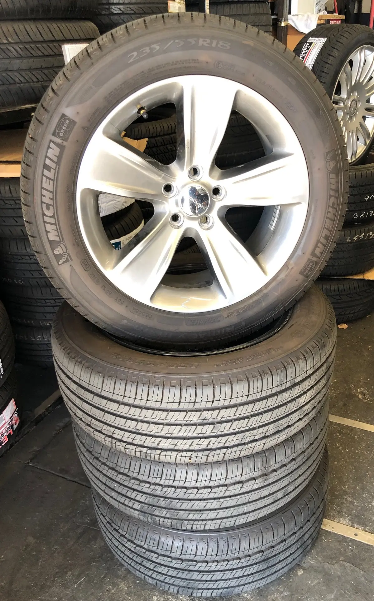 18 In Wheels Factory Oem Dodge Challenger Charger 2010-2019 235/55R18 Michelin Tires 1