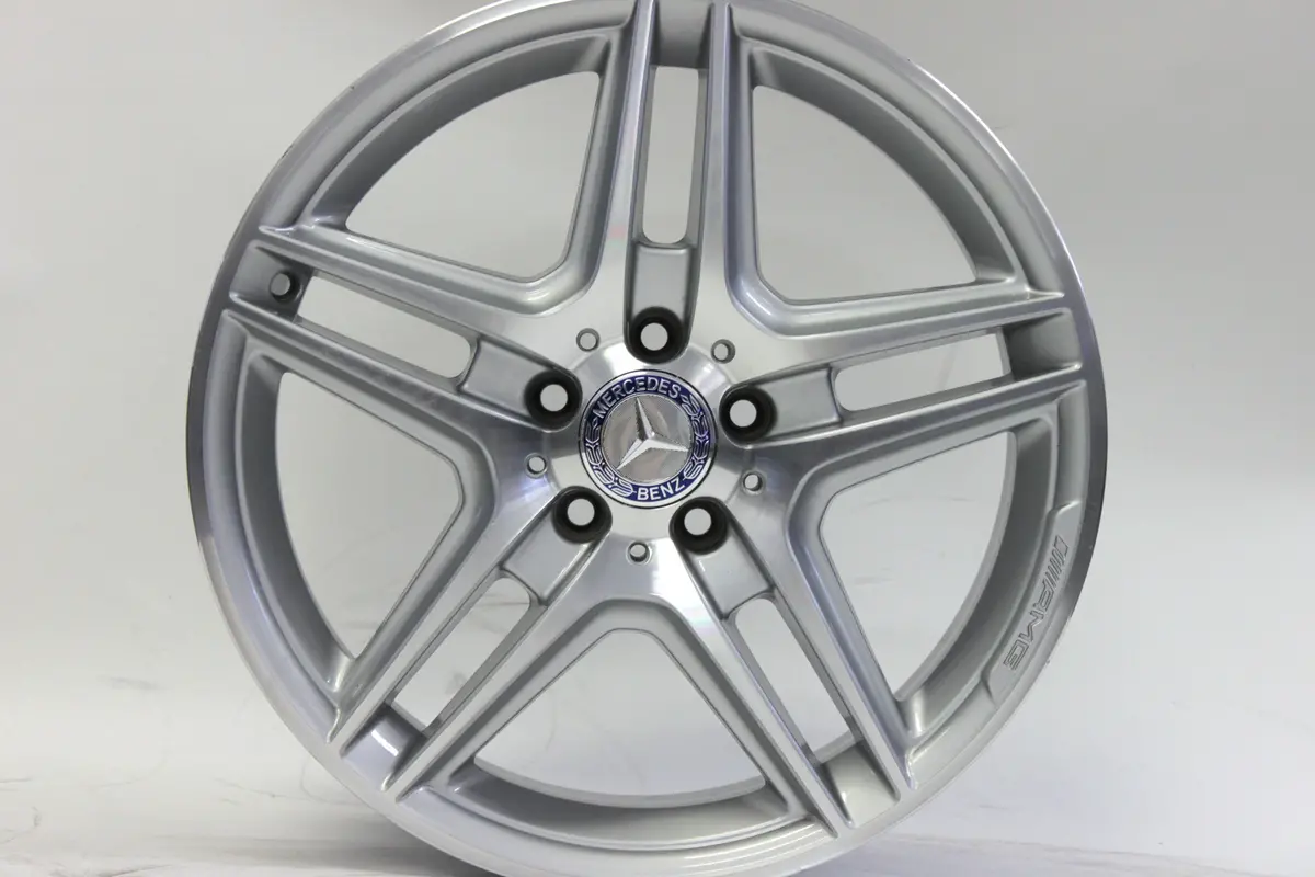 18" Wheel Mercedes Benz Amg E350 E550 E300 E400 Machined Silver Oem 85146 1