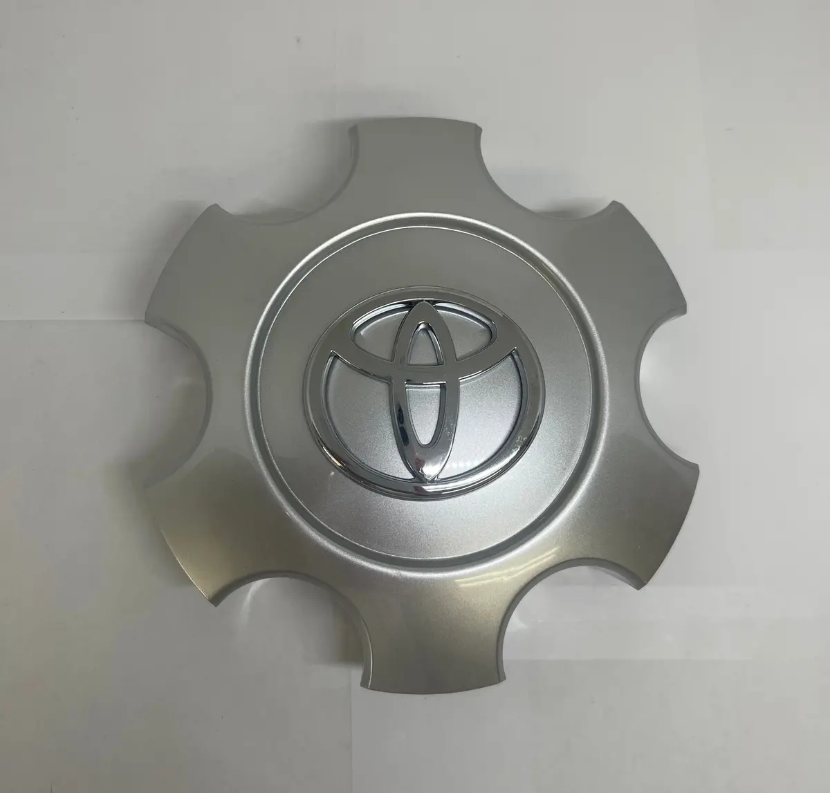 Compatible To 17" Tundra Sequoia 2003-2007 Wheel Silver Center Cap 69440 1