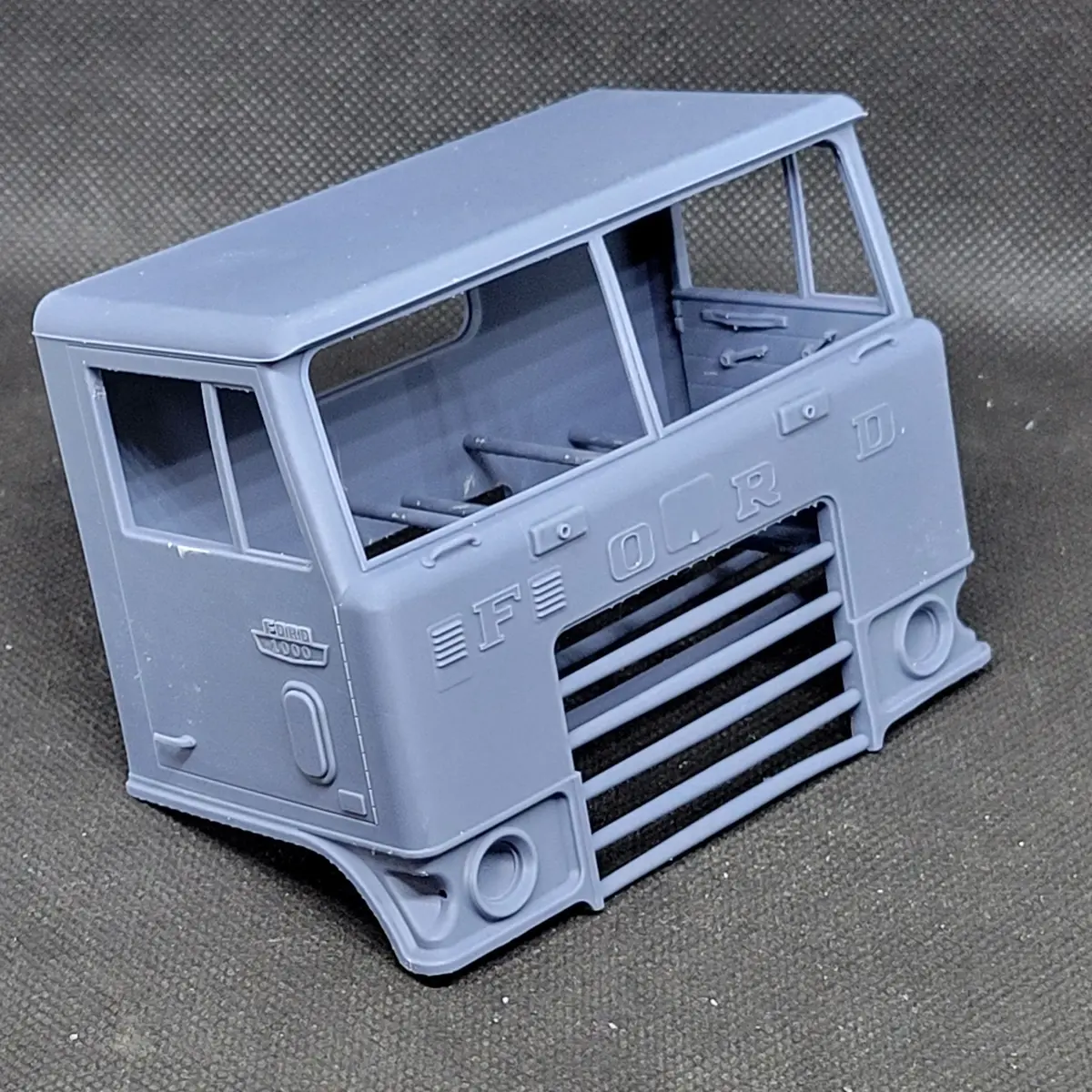 Ford W-1000 Day Cab Kit 1