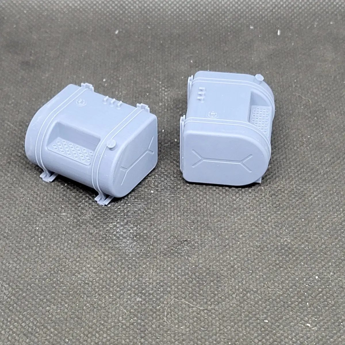 Semi "D" Fuel Tank With Step 1